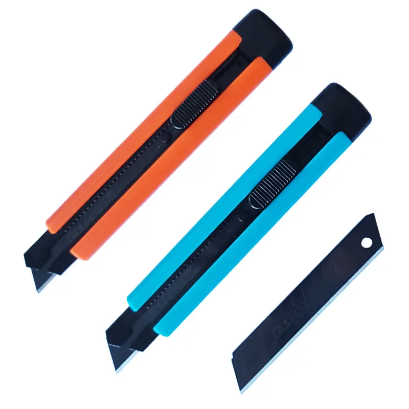 Դանակ գրասենյակային, 18մմ x 8սմ, լրացուցիչ փոխբերանով , պատյանը պլաստիկ է, ծայրոցը մետաղական