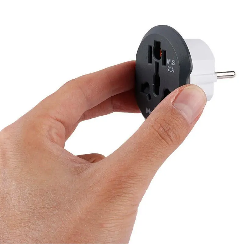 Ունիվերսալ էլեկտրական ադապտեր եվրոպական ստանդարտի էլեկտրական վարդակների համար